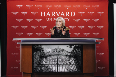 Пресконференція Клаудії Голдін, професорки економіки Гарвардського університету, після того, як її назвали цьогорічним лауреатом Нобелівської премії з економічних наук, Кембриджі, штат Массачусетс. /Getty Images