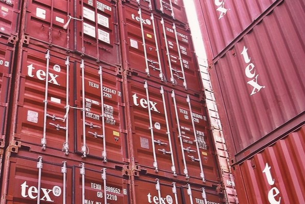 Stonepeak купує оператора вантажних контейнерів Textainer вартістю $7,4 млрд - INFBusiness