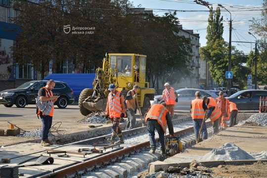 У Днiпрi завершили ремонт аварiйного трамвайного переїзду