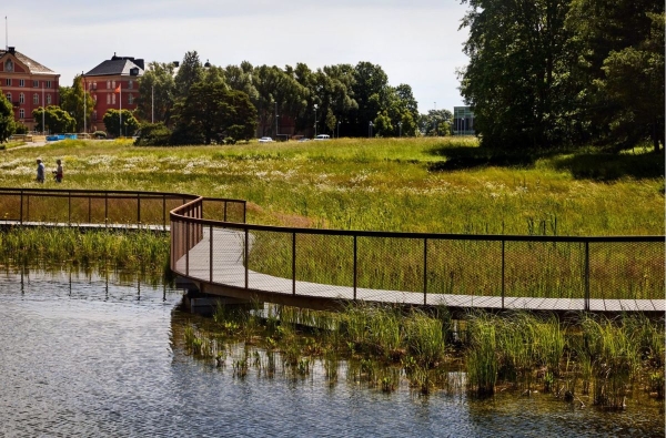 У Швеції ставок для стічних вод перетворили на місце для прогулянок та відпочинку (ФОТО) - INFBusiness