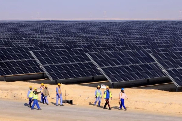 В ОАЕ запустили найбільшу у світі сонячну електростанцію: вона здатна забезпечити електроенергією 200 000 домогосподарств - INFBusiness