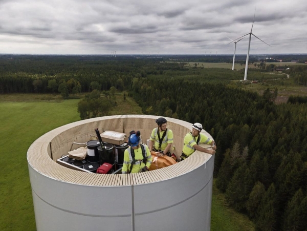 Перша в світі: у Швеції встановили деревʼяну вітрову турбіну (ФОТО) - INFBusiness