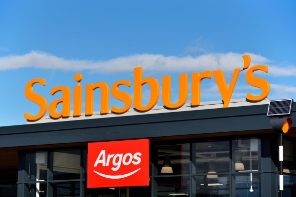 Британська мережа супермаркетів Sainsbury’s продає портфель карт Argos Financial Services за $934 млн