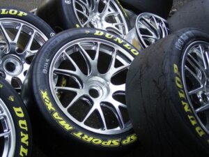 Виробник шин Goodyear продасть бренд Dunlop японській Sumitomo Rubber за $701 млн