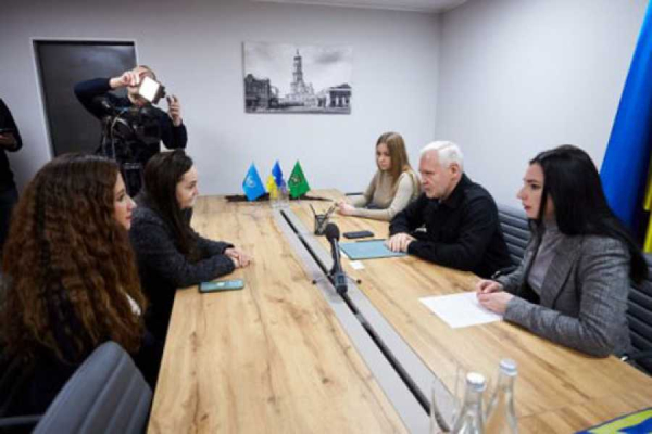 Офiцiйна монiторингова мiсiя Органiзацiї Об'єднаних Нацiй з питань освiти, науки i культури (ЮНЕСКО) 28 лютого вiдвiдала Харкiв. Мiсiя ЮНЕСКО оглянула харкiвський Держпром - INFBusiness