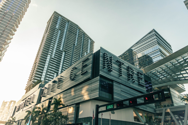 Simon Property придбала чотириповерховий ТЦ Brickell City Centre у Майамі за $548,7 млн - INFBusiness
