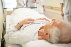 60-річний чоловік спричинив собі рідкісне захворювання після звернення до ChatGPT за порадою щодо дієти