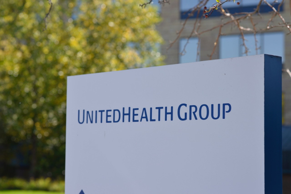 Акції UnitedHealth зросли на 14% після покупки Баффетом частки в компанії за $1,5 млрд - INFBusiness
