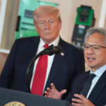 CEO Nvidia Дженсен Хуанг домовився із Трампом експортувати чипи в Китай. Як йому це вдалося? - INFBusiness