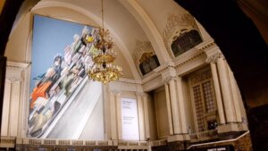 Укрзалізниця запрошує помилуватися величезною картиною на вокзалі Києва