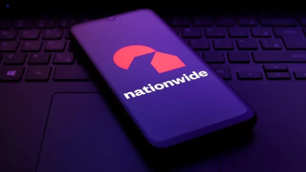 Логотип будівельного товариства Nationwide з'являється на екрані смартфона в Ріно, США, 30 листопада 2024 року. (Фото Jaque Silva/NurPhoto via Getty Images)