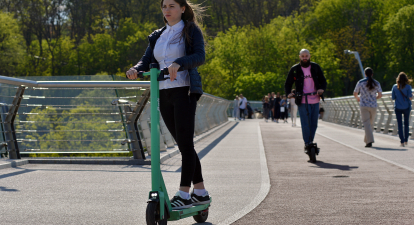 Перше українське місто оголосило про заборону електросамокатів. Яким чином це вплине на шерінґові сервіси Bolt і Jet Ride, що все ще працюють в правовій невизначеності Фото надано пресслужбою Івано-Франківськ заборонив електросамокати. Чи може Україна піти шляхом тотальної заборони? - INFBusiness