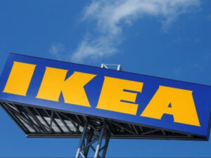 IKEA заявила про здорожчання меблів.