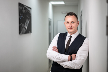 ```html Руслан Акімов: Stellantis Ukraine збільшує ринкову присутність автомобілів - INFBusiness