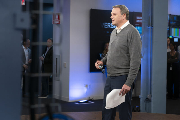 Versant Media Group отримала $2 мільярди шляхом випуску боргового фінансування з метою забезпечення виплати материнській компанії Comcast, пов'язаної з відокремленням оператора кабельних каналів від власника NBC і Universal. Versant Media Group залучила $2 мільярди, щоб відокремитись від Comcast. - INFBusiness