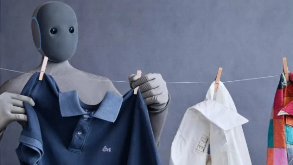 За словами вченого, який потрапив у заголовки газет, стверджуючи, що це може бути космічний корабель інопланетян, таємнича комета 3I/ATLAS щойно здійснила щось схоже на «контрольоване маневрування». Робот-домогосподарка Neo тепер доступна для попереднього замовлення