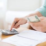 "Грошей немає, але ви тримаєтеся". Де взяти гроші, коли вони дуже потрібні? - INFBusiness