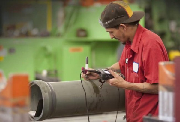 Першими нашими вчителями є батьки та педагоги у школі. Саме їхній вплив та соціальне середовище виявляються вирішальними факторами у виборі професії. Чому люди змінюють професію, будучи вже дорослими? - INFBusiness