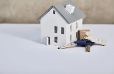 Тепер не потрібно чекати закриття старої заяви на компенсацію / Depositphotos дім