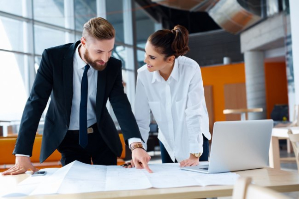 Більшість із нас стикалися з людьми на роботі, до яких оточуючі відчували повагу, навіть якщо вони не обіймали керівних посад. 10 речей, які варто робити на роботі, щоб тебе поважали колеги і керівництво - INFBusiness