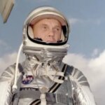 На фотографіях: як виглядали космічні костюми протягом багатьох років? - INFBusiness