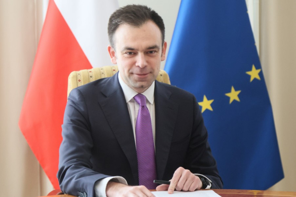 Польща розробляє ініціативу на суму 4 мільярди злотих (що дорівнює $1,1 млрд), яка на початковому етапі фінансуватиметься переважно з коштів платників податків, з метою заохочення розвитку місцевих хайтек-підприємств та розширення вітчизняних інноваційних проєктів. Польща виділяє 1,1 мільярда доларів на розвиток вітчизняного IT-сектору. - INFBusiness