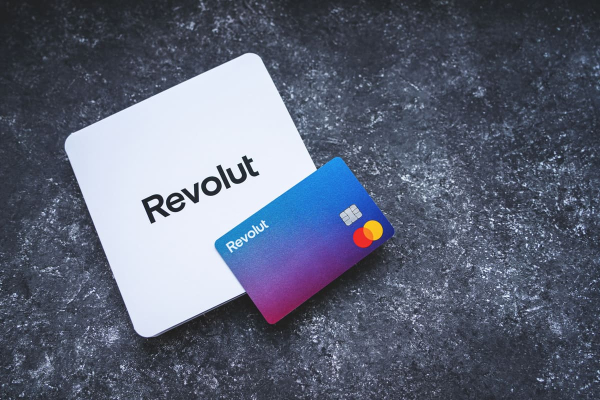 Revolut, фінтех-компанію з українським коренем, оцінено в $75 мільярдів при продажі акцій. - INFBusiness