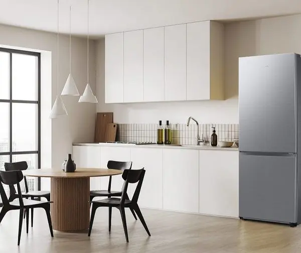 Холодильники Samsung RB53DG703EB1WT та Gorenje NRM8181UX: коли кухня – розумний центр комфорту