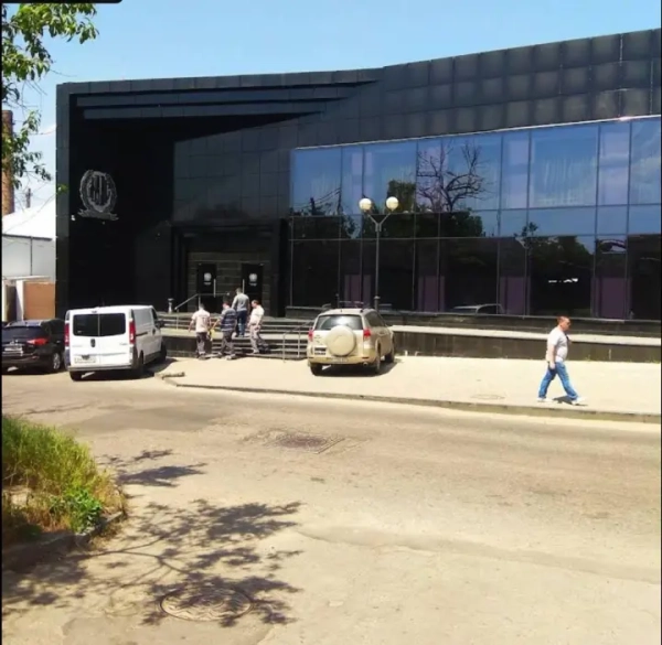 Провісники смерті. Агенти похоронного бюро в Одесі дізнаються про те, що пацієнт помер раніше за його родичів