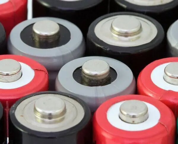 Китай представив перший масовий натрій-іонний акумулятор: його характеристики б'ють наповал вже в&hellip;