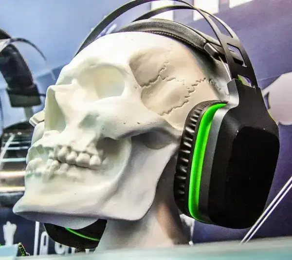 Ці навушники можуть зламати за 10 секунд: бренди, від яких краще відмовитись