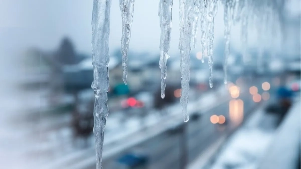Падіння криги на машину: Роз’яснення Мін’юсту щодо компенсації збитків