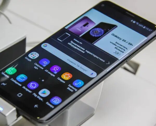 У багатьох гальмують нові смартфони. Експерт назвала причину проблеми