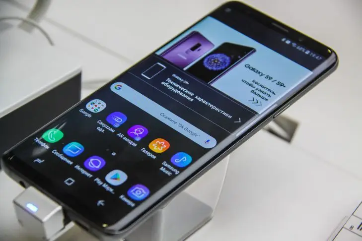 У багатьох гальмують нові смартфони. Експерт назвала причину проблеми