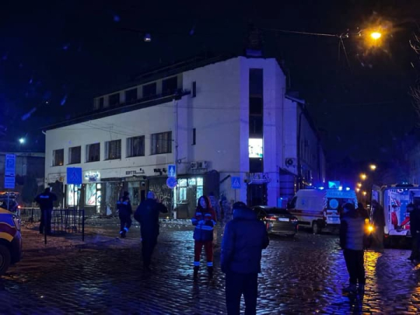 Вибухи в серці Львова, є інформація про поранених.