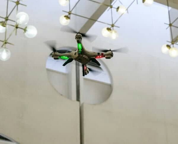 Квадрокоптер інженера з ПАР протримався у повітрі понад 3,5 години: новий неофіційний…