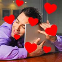 Комп'ютер замінює кохану людину