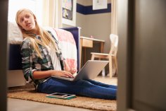 Як убезпечити дитину у соціальних мережах?