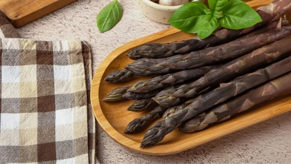 В Україні початок сезону спаржі: аналіз вартості в крамницях.