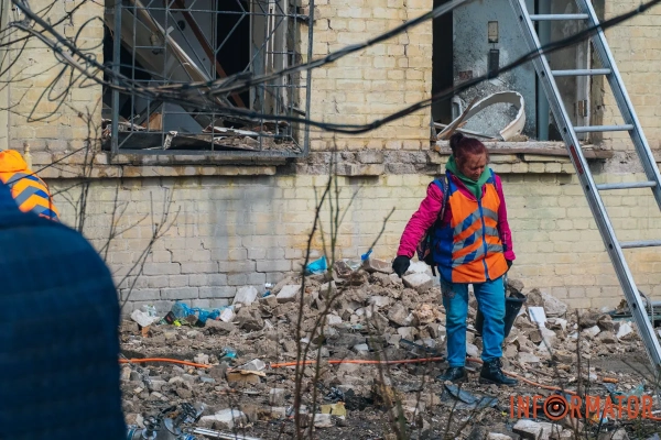 Зруйноване житло Фото: Інформатор Зруйноване житло Фото: Інформатор