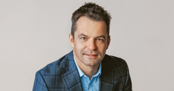 Стартап EVE замінив IT-відділ ШІ: економія коштів