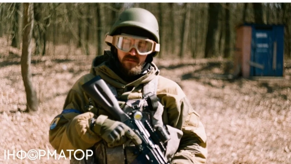 Термінал ПриватБанку поглинув останні кошти військового.