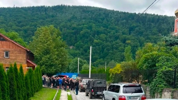 Автомобілісти протестували в Яремче – вимагають дозволу на вільне пересування горами