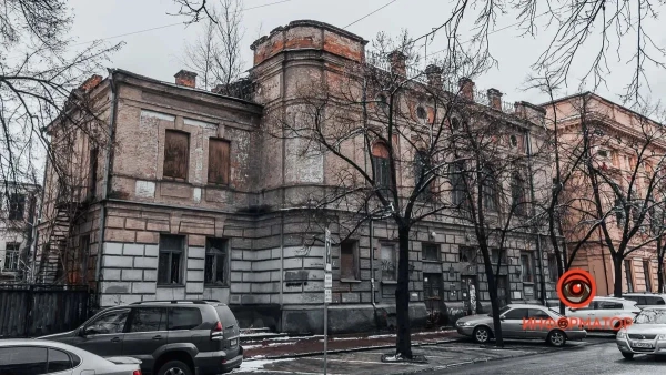 Будинок Англійського клубу у Дніпрі Будинок Англійського клубу у Дніпрі