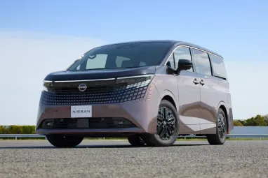 Nissan показав новий гібридний мінівен Elgrand, оснащений двома електродвигунами (знімки)