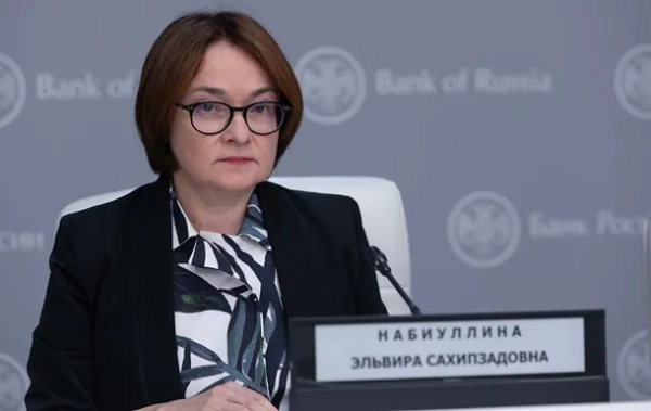 Наявність подібних планів неодноразово спростовували головні державні фінансисти РФ - голова Центробанку Ельвіра Набіулліна та міністр фінансів Антон Силуанов
