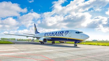 Ryanair зазнав значного падіння прибутку, що склало третину, через зростання вартості палива.