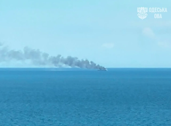 Ворог атакує цивільні судна в акваторії Чорного моря, фото: Одеська ОВА Ворог атакує цивільні судна в акваторії Чорного моря, фото: Одеська ОВА