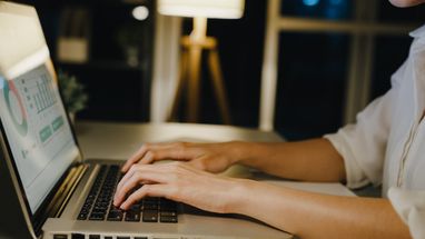 40% українських працівників позбавлені будь-яких премій на роботі.
