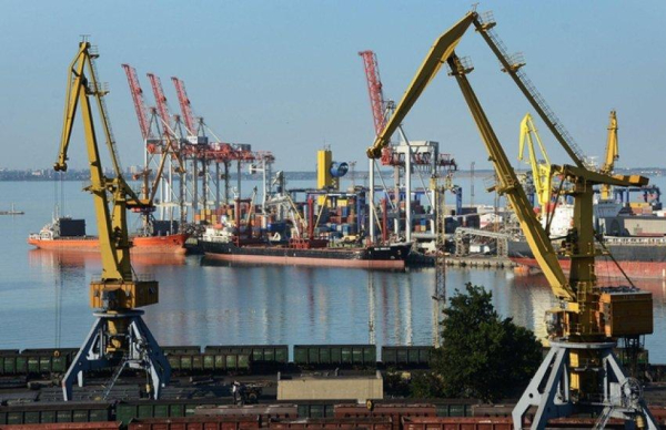 Блокування Чорного моря ставить українських аграріїв на межу банкрутства: вивезення сільськогосподарської продукції під загрозою.